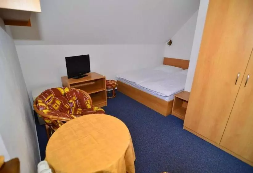 Majatalo Penzion Bona