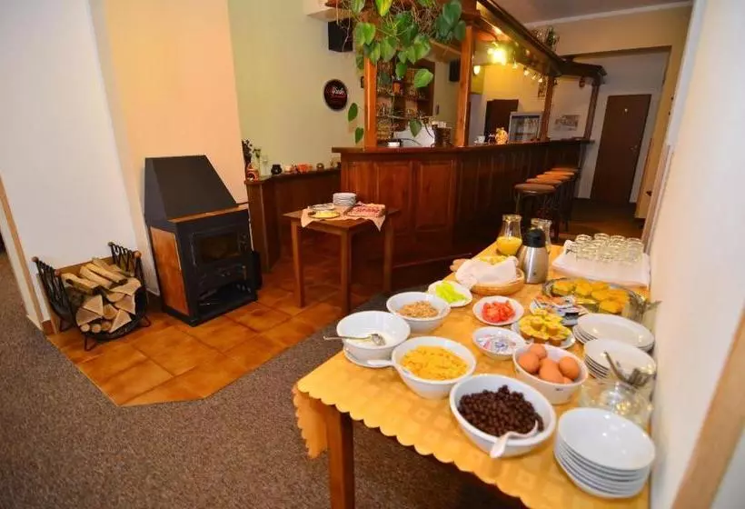 Majatalo Penzion Bona