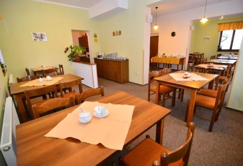 Majatalo Penzion Bona