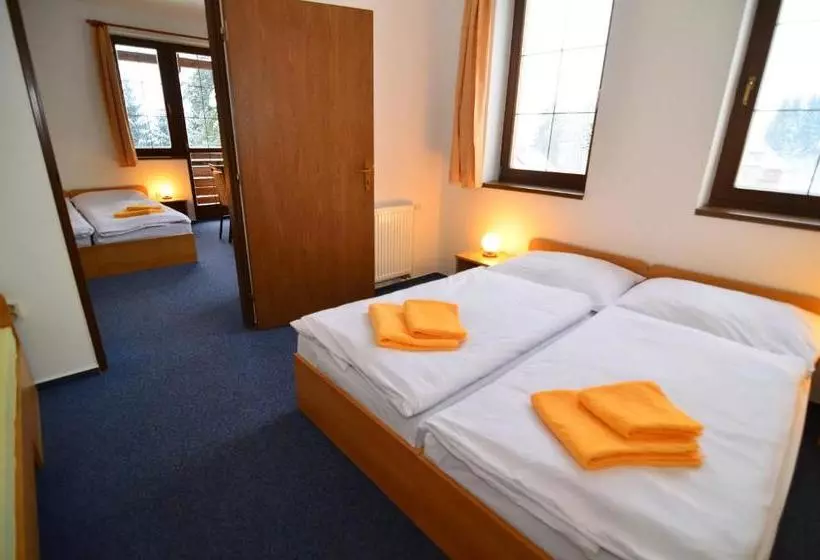 Majatalo Penzion Bona