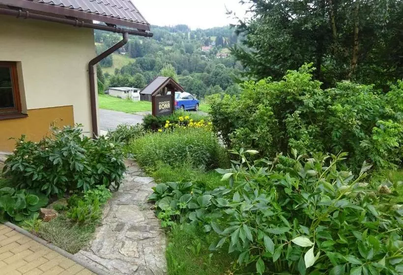 Majatalo Penzion Bona