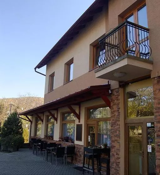 پانسیون Penzion Majak