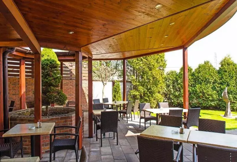 Majatalo Penzion Royal