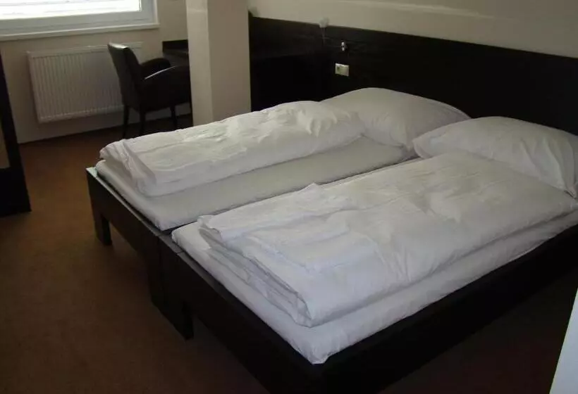 Majatalo Penzion Royal