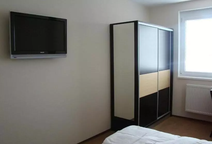 Majatalo Penzion Royal