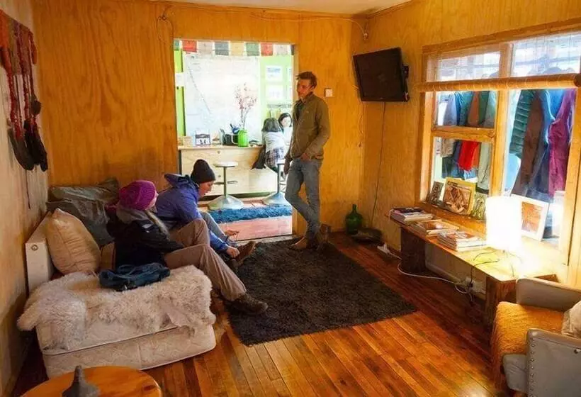 پانسیون Yaganhouse   Hostel