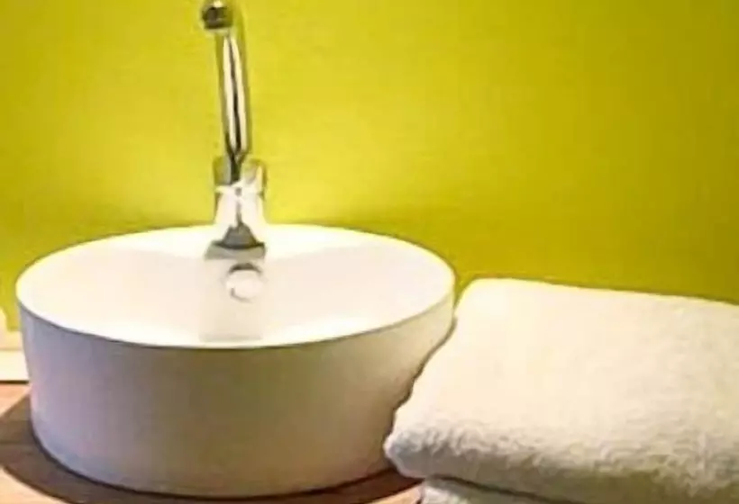 پانسیون Yaganhouse   Hostel