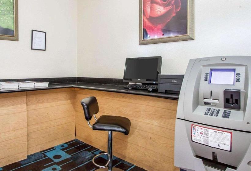 فندق صغير Quality Inn