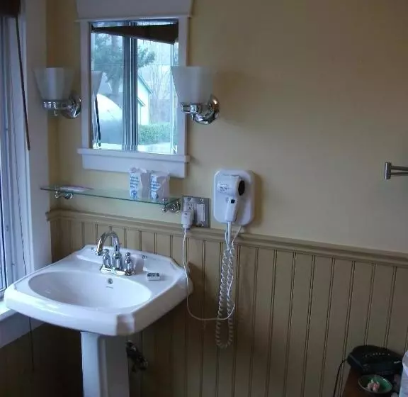 Retkeilymaja Salt Spring Inn