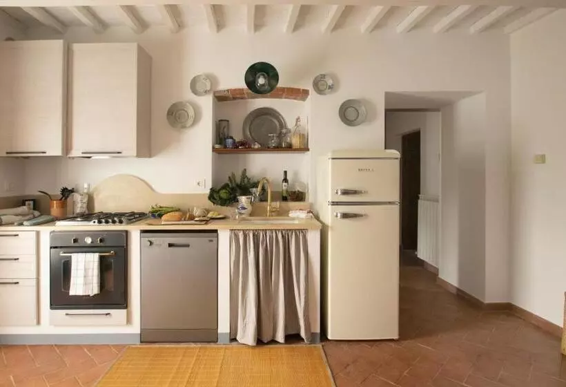 Hotelli La Fattoria Del Rio Di Sopra   Agriturismo Baldeschi