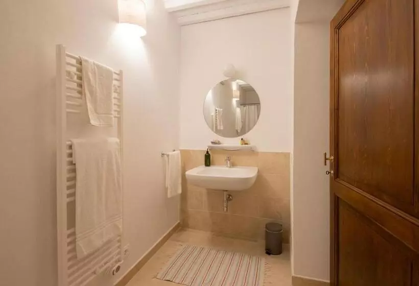 Hotelli La Fattoria Del Rio Di Sopra   Agriturismo Baldeschi