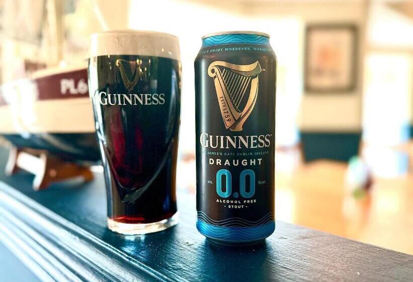 فندق The Harbour Bar & Bistro