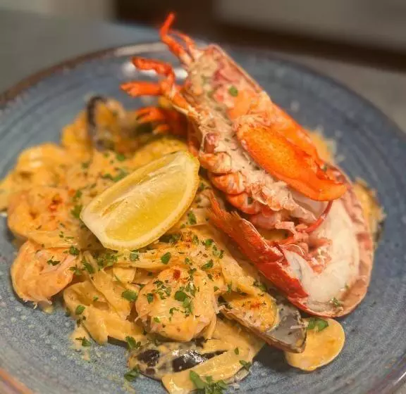 Hotelli The Harbour Bar & Bistro