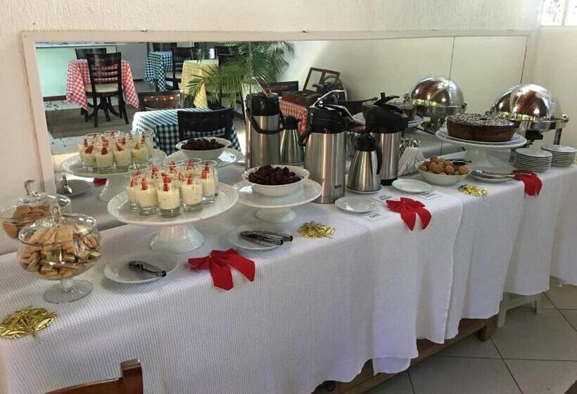 پانسیون Aratinga Inn