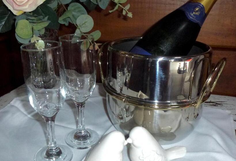 پانسیون Aratinga Inn