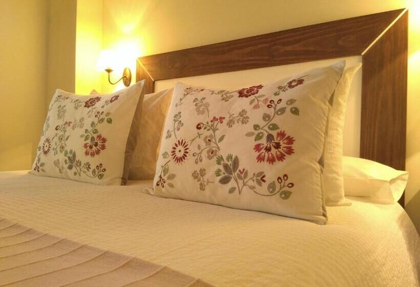 بنسيون Casa Fidela