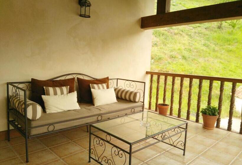 بنسيون Casa Fidela