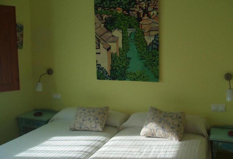 پانسیون Hostal De La Luz