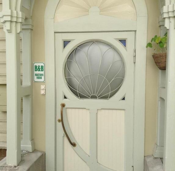 پانسیون Kastani Home Accommodation