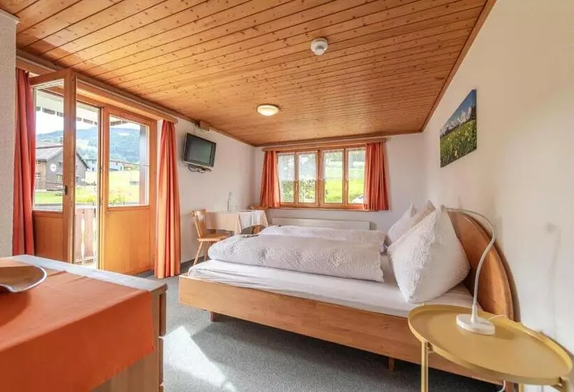 Retkeilymaja Schwendi Lodge