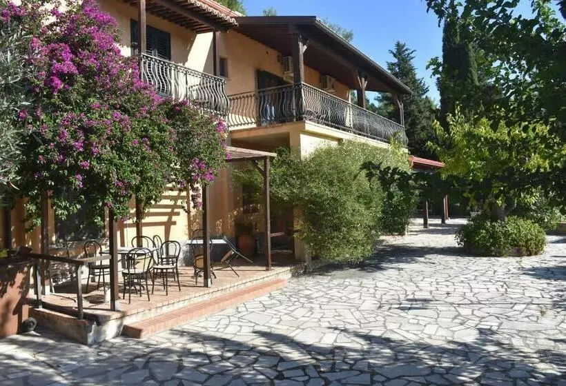 هتل Azienda Agrituristica Biologica Il Querceto