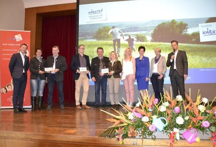 ホテル Erlebnisbauernhof Urak