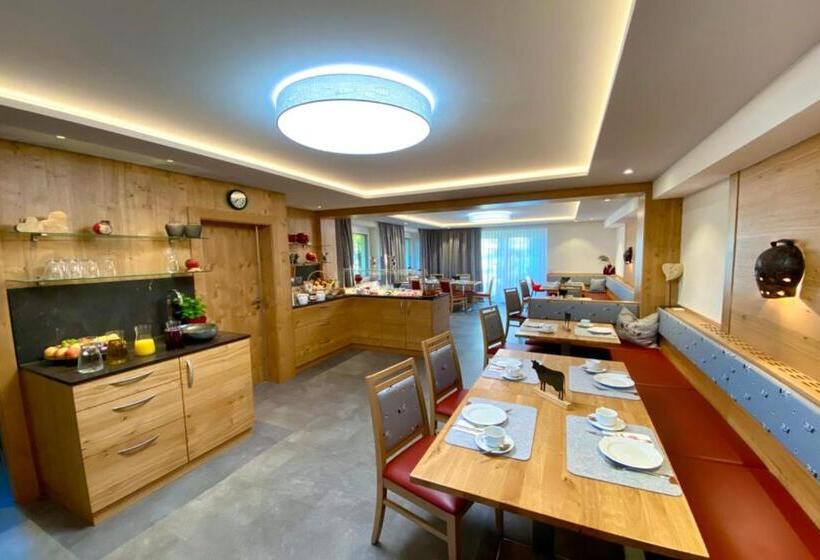 ホテル Erlebnisbauernhof Urak