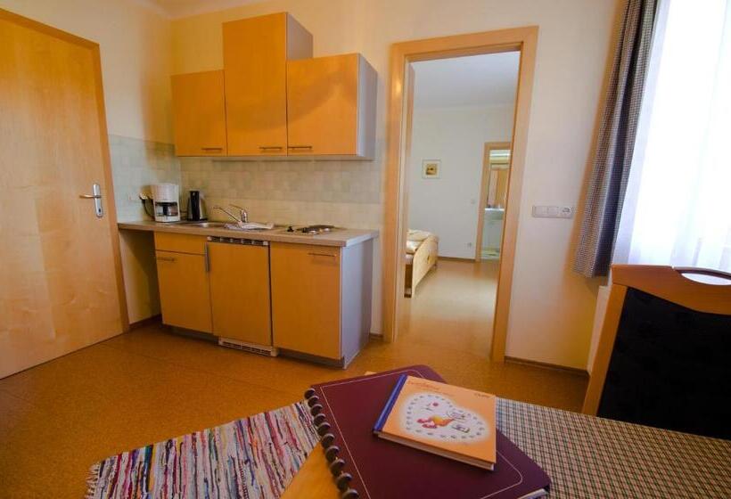 ホテル Erlebnisbauernhof Urak