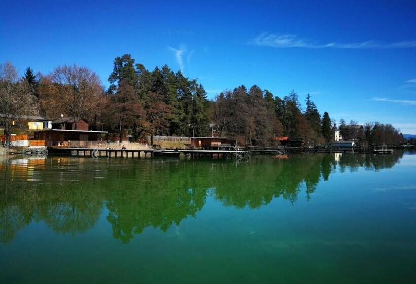 ホテル Erlebnisbauernhof Urak