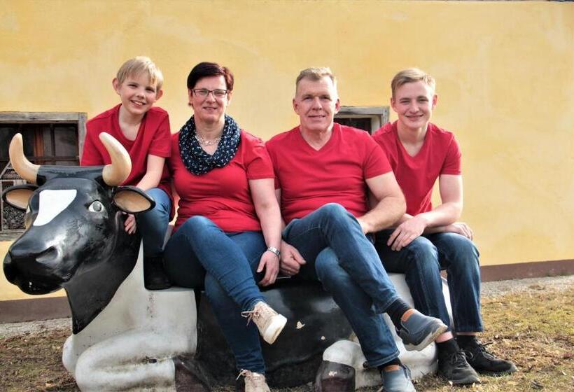 ホテル Erlebnisbauernhof Urak