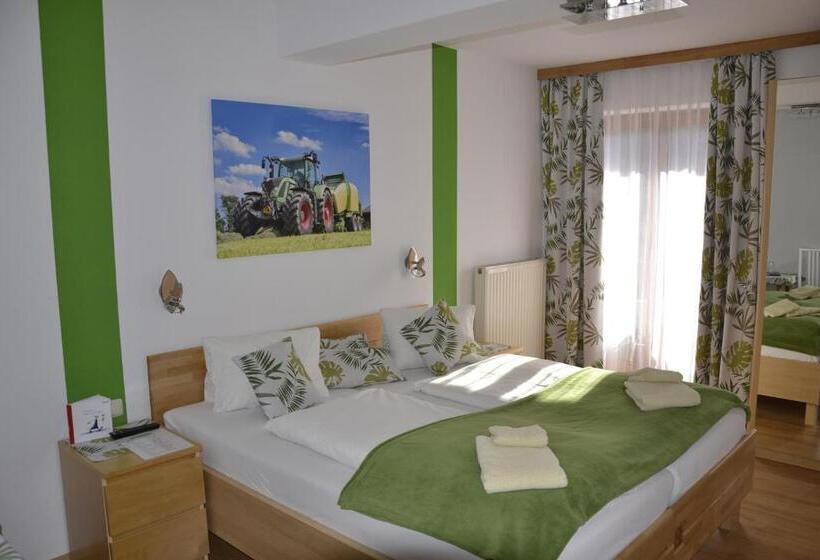 ホテル Erlebnisbauernhof Urak