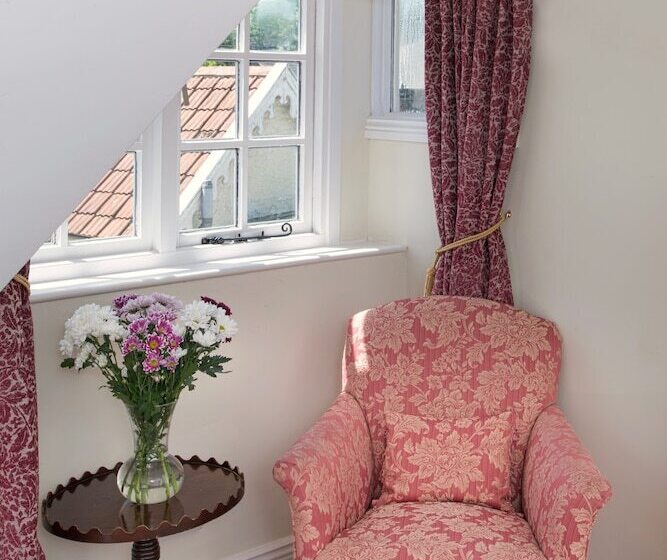 펜션 Ammonite Lodge