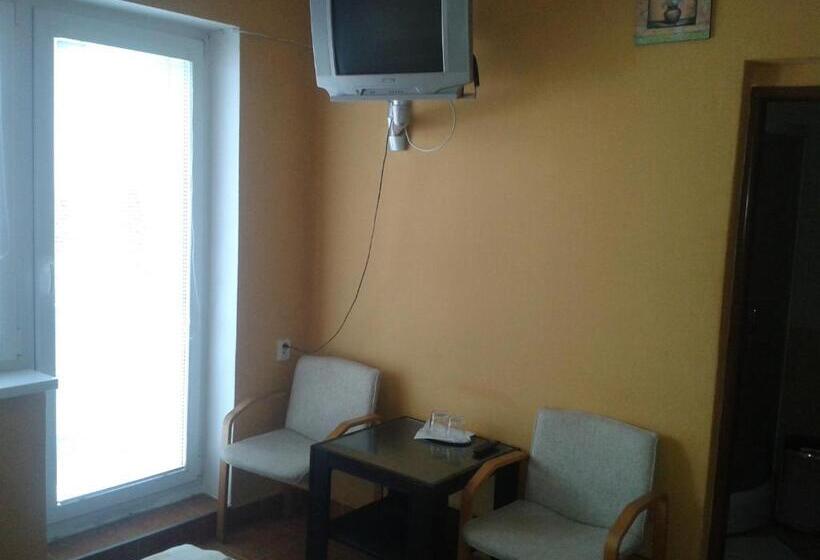 بنسيون Garni Hotel Sonata