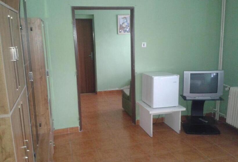 بنسيون Garni Hotel Sonata