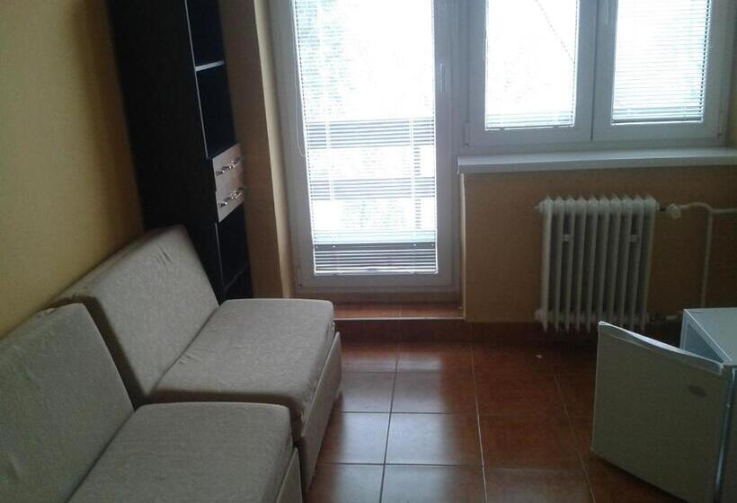 بنسيون Garni Hotel Sonata