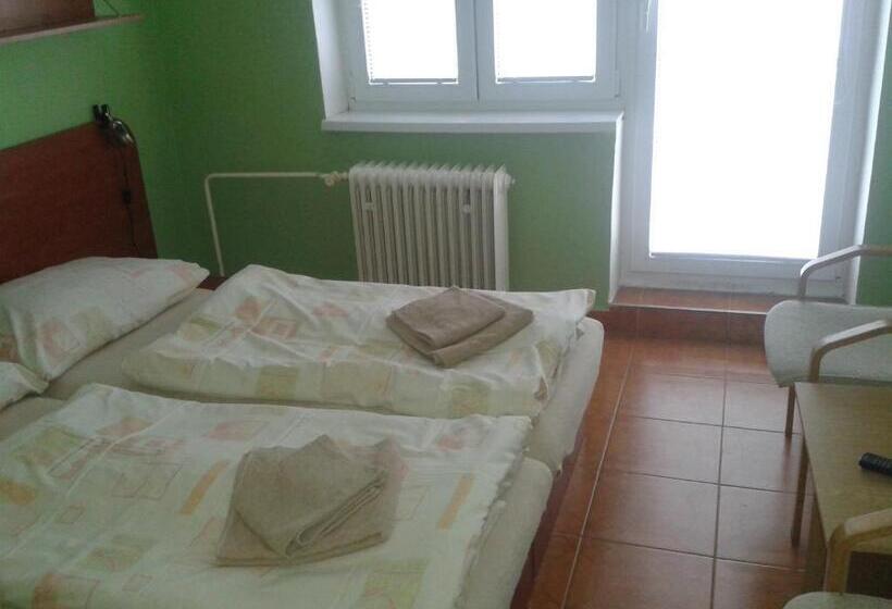 بنسيون Garni Hotel Sonata