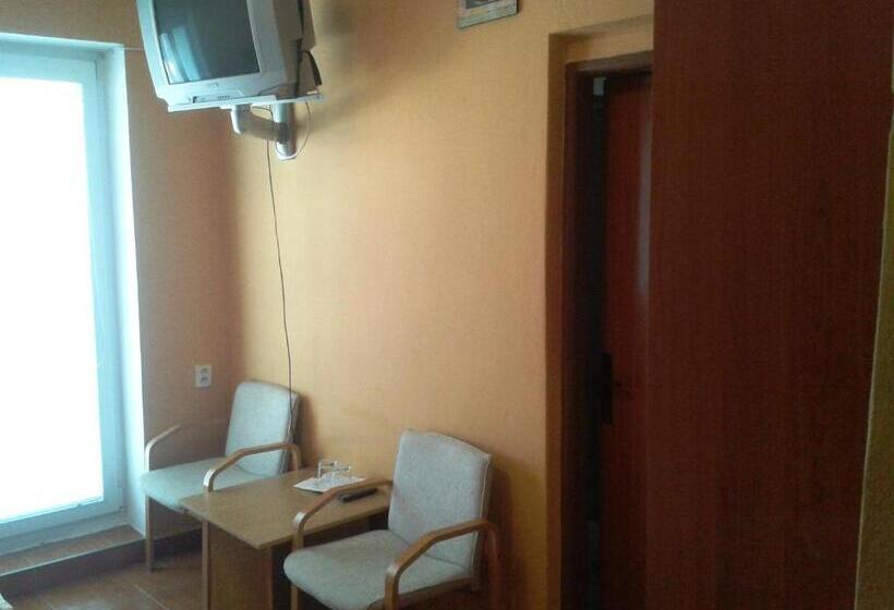 بنسيون Garni Hotel Sonata