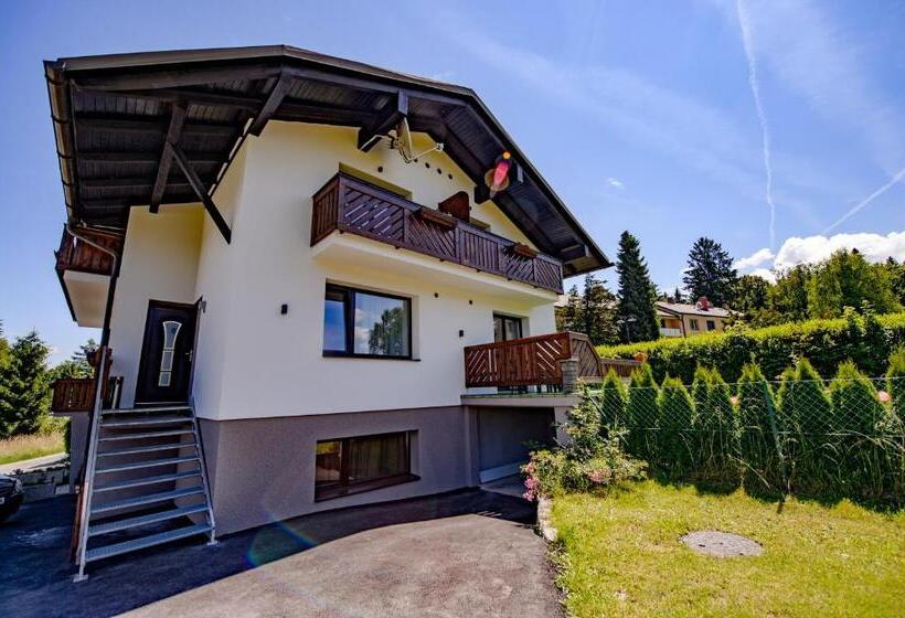 ペンション Haus Charlie