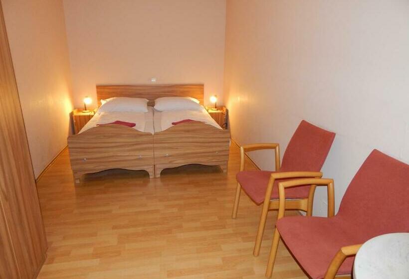 پانسیون Kálvin Vendégszobák