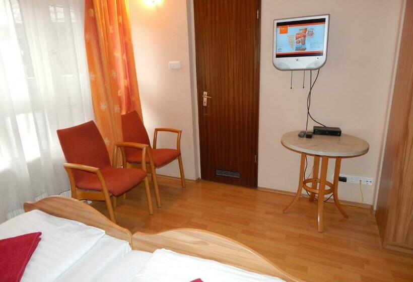 پانسیون Kálvin Vendégszobák