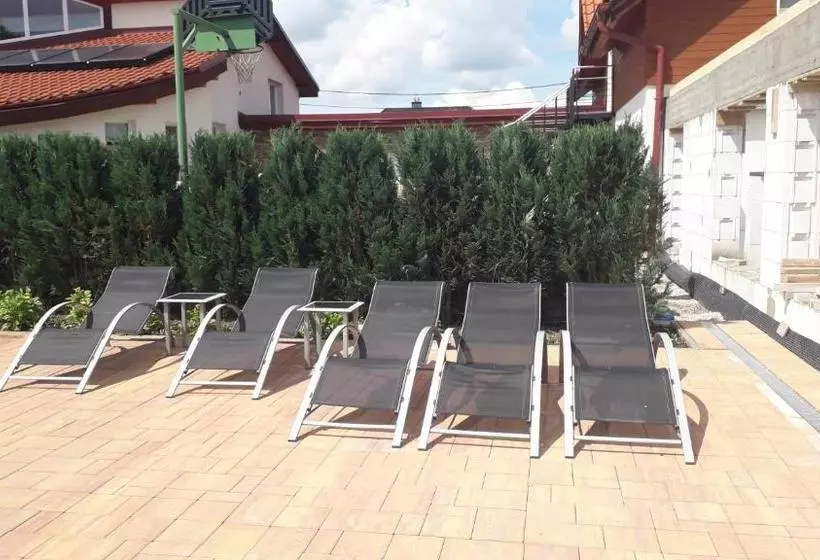 Majatalo Penzion Mirabel