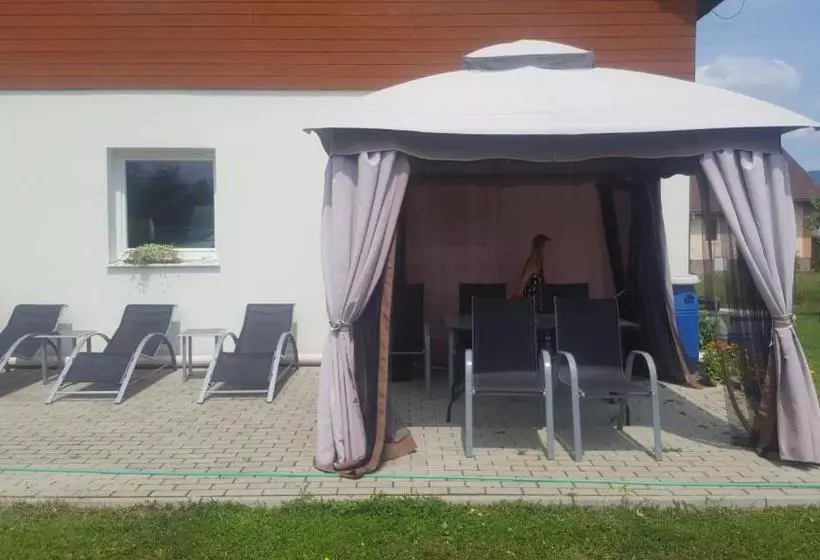 Majatalo Penzion Mirabel