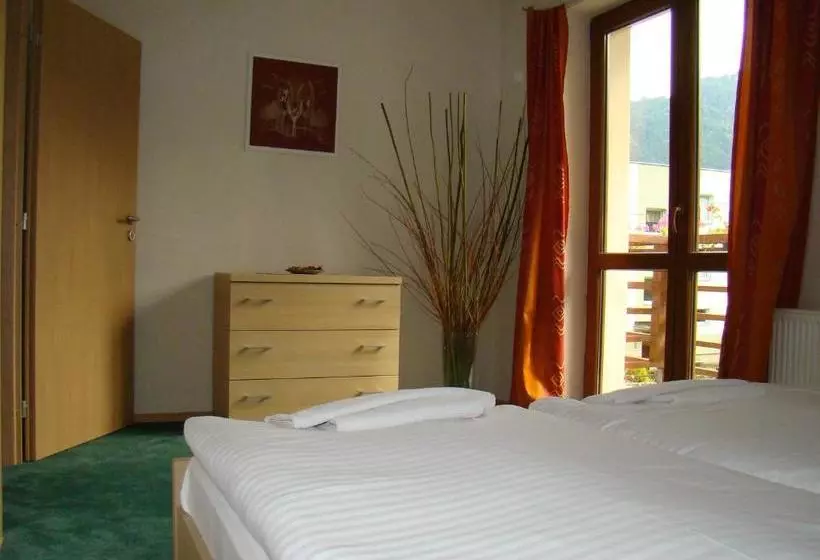 Majatalo Penzion Pod Oblazom