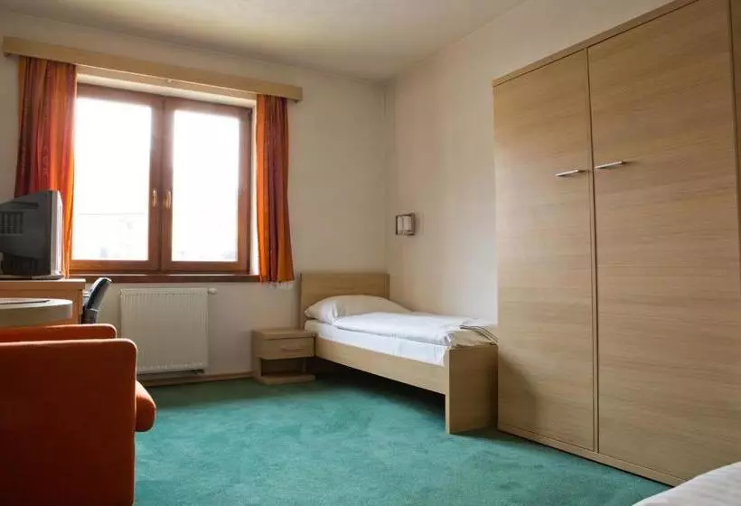 Majatalo Penzion Pod Oblazom