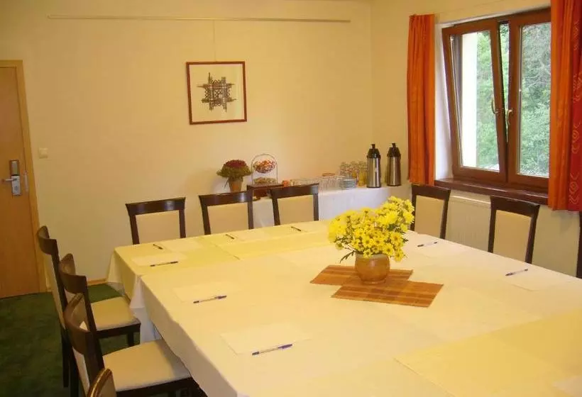 Majatalo Penzion Pod Oblazom