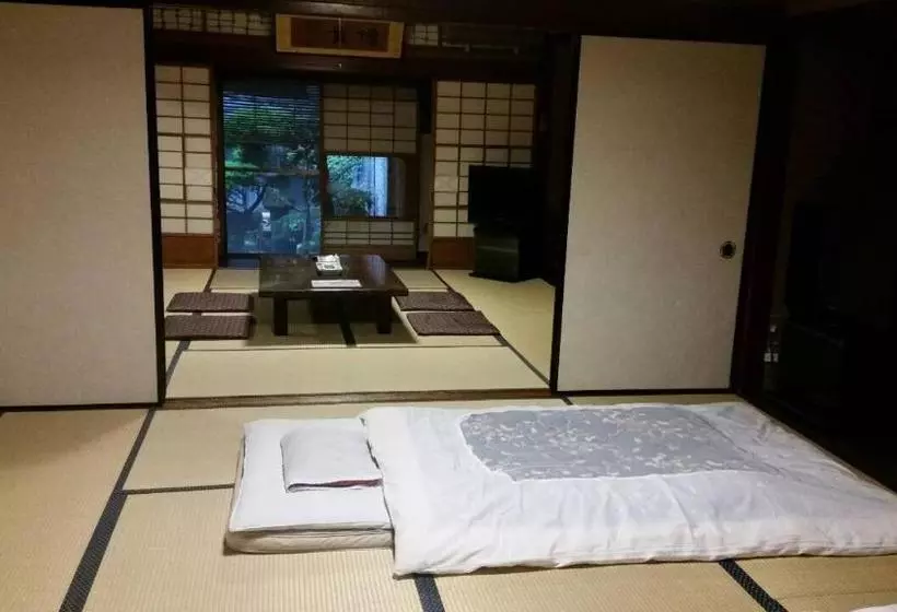 ペンション Tobaya Ryokan
