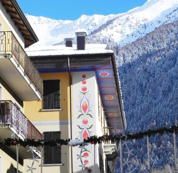 Residence Acero Rosso