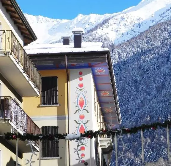 Residence Acero Rosso