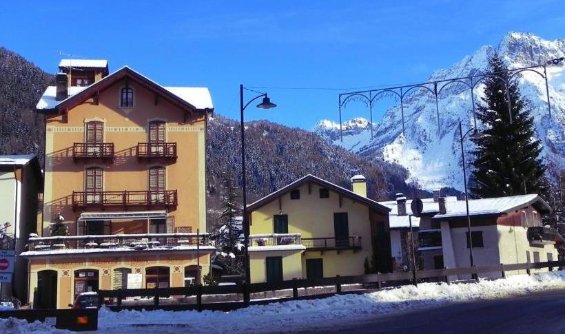 Residence Acero Rosso