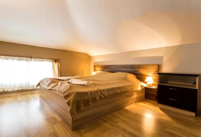 Top Lodge Apartments